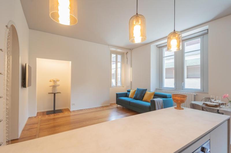 Como Liberty Suites - Garbo by Rent All Como - image 19