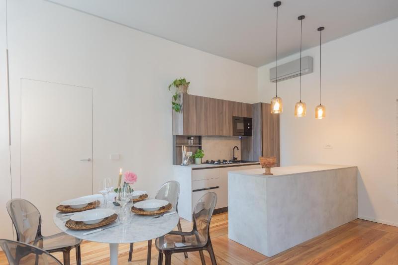 Como Liberty Suites - Garbo by Rent All Como - image 48