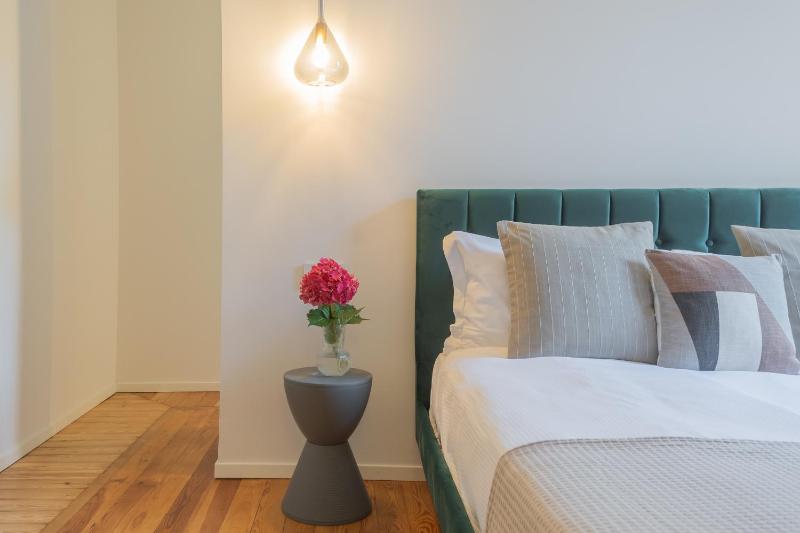 Como Liberty Suites - Garbo by Rent All Como - image 25