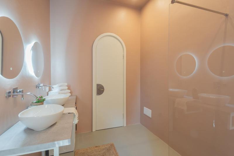 Como Liberty Suites - Garbo by Rent All Como - image 24