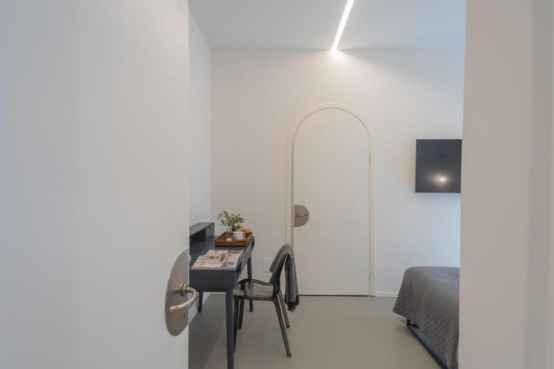Como Liberty Suites - Garbo by Rent All Como - image 17