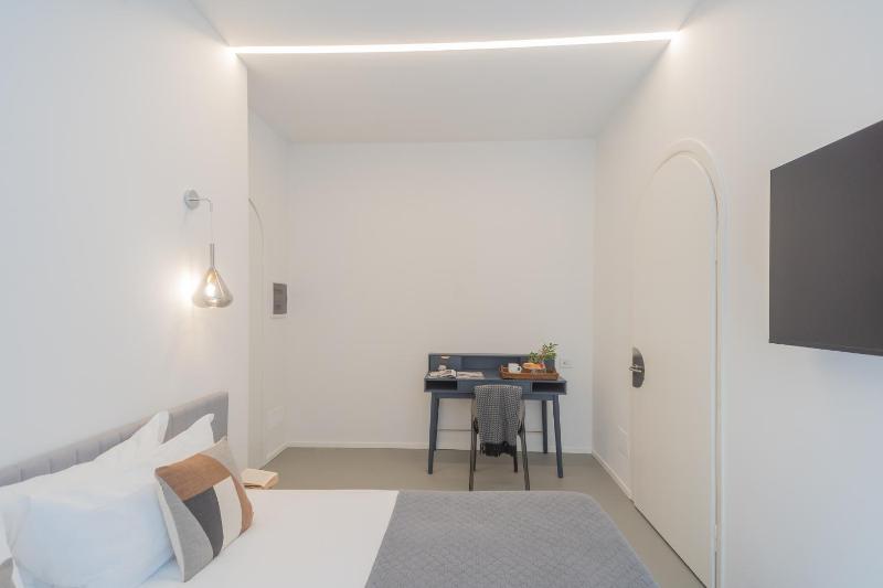 Como Liberty Suites - Garbo by Rent All Como - image 8