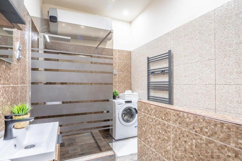 Cosy & Very Central apartment - with AC - image 3