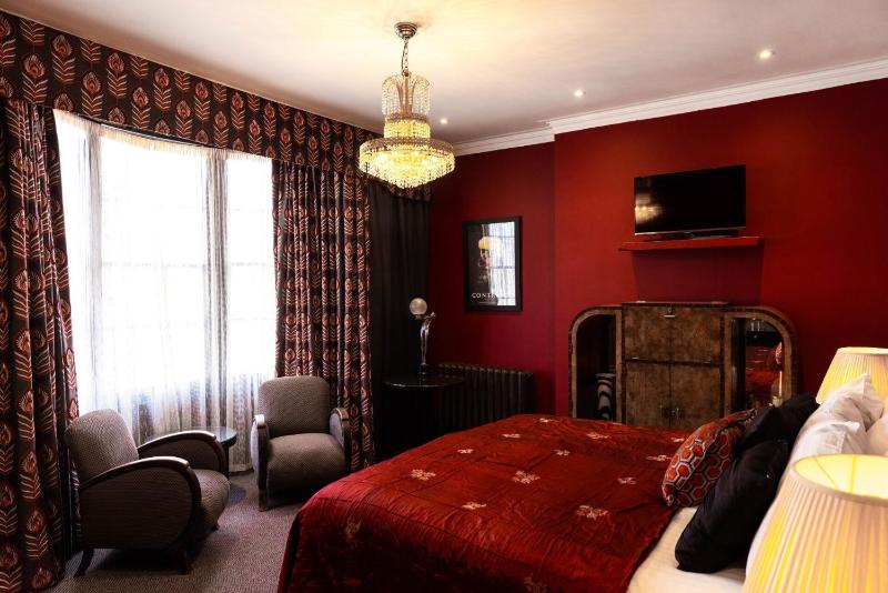 Double Room with Private Bathroom image 1