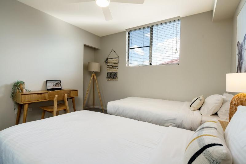 Ocean Breeze Retreat: Kings Coastal Apartment - image 7
