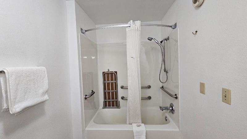 King Room - Mobility Access/Non-Smoking image 2