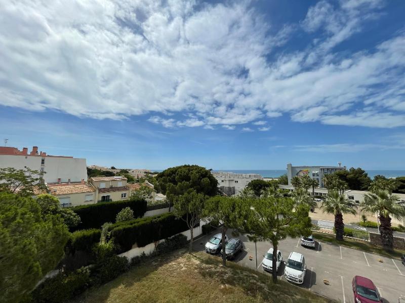 Bel Appartement T4 à Sète avec Terrasse Climatisation et Parking Privé - FR-1-338-571 - image 2