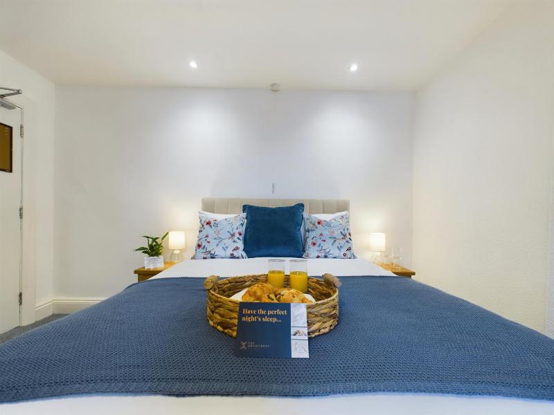 Standard Double Room image 4