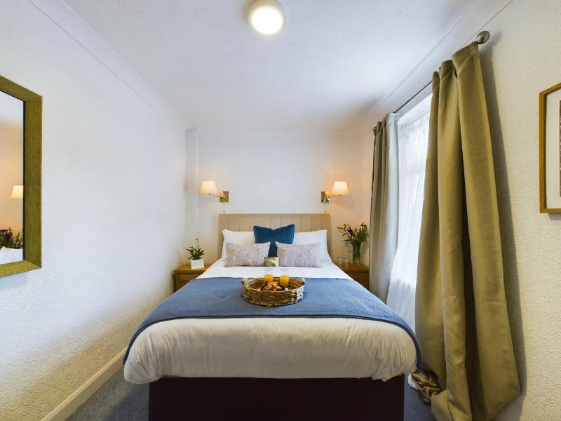 Standard Double Room image 1