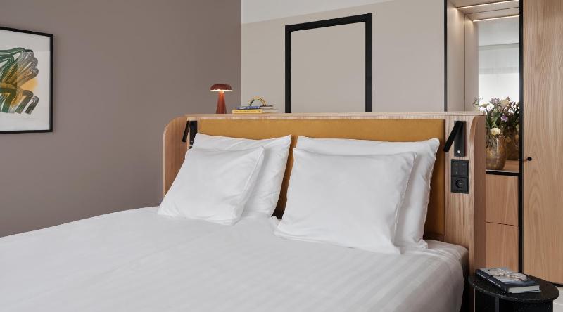 Suite with City View image 4