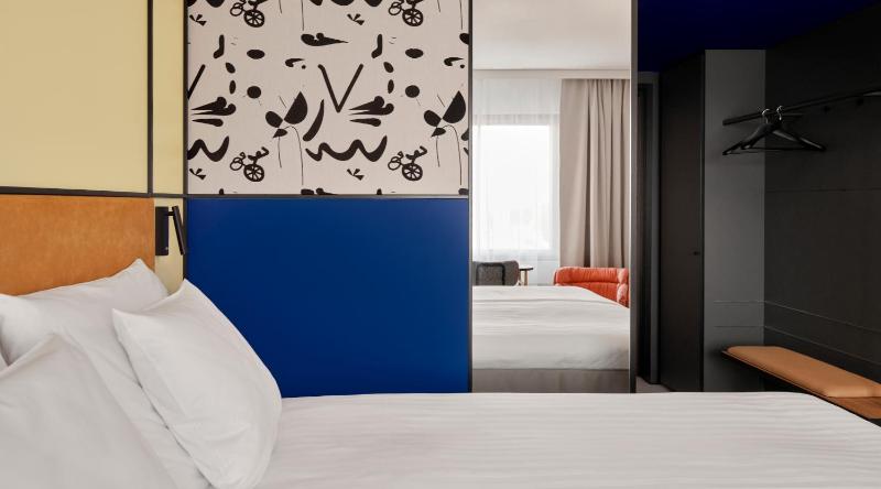 Standard Double Room image 4