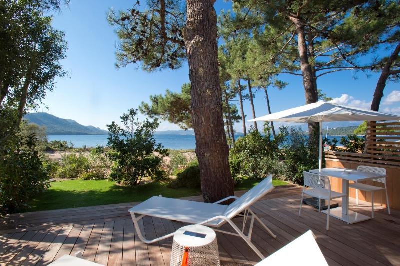 Executive Suite with Sea View image 2