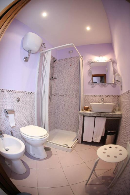 Quadruple Room image 2