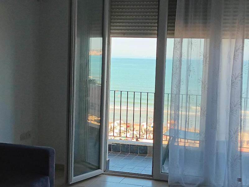 Direct sea view - image 13