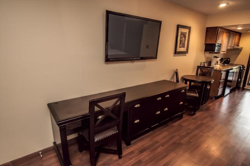 Deluxe Lodge Suite image 3