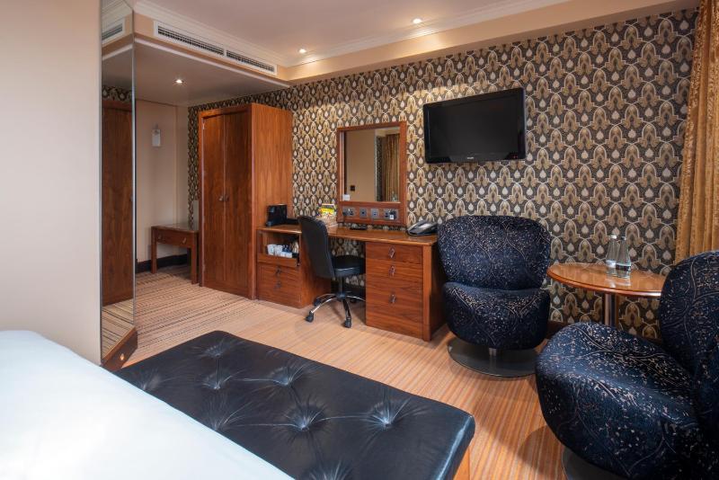 Executive Double Room image 4