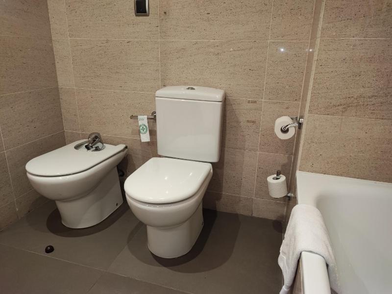 Double Room image 4