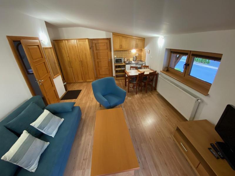 One-Bedroom Apartment image 3