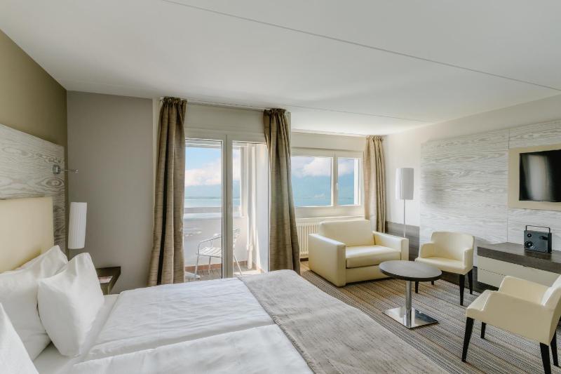  Classy Junior Suite – lake view and balcony image 4