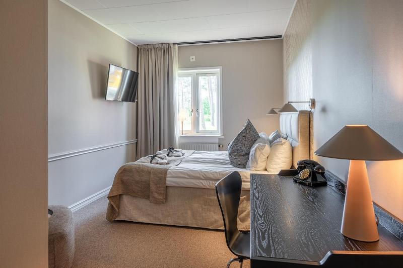 Double Room image 4
