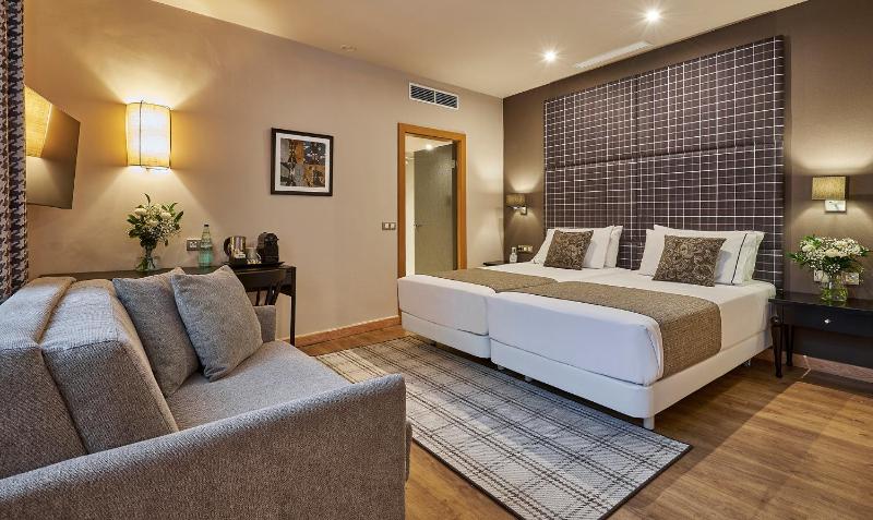 Comfort Triple Room image 1