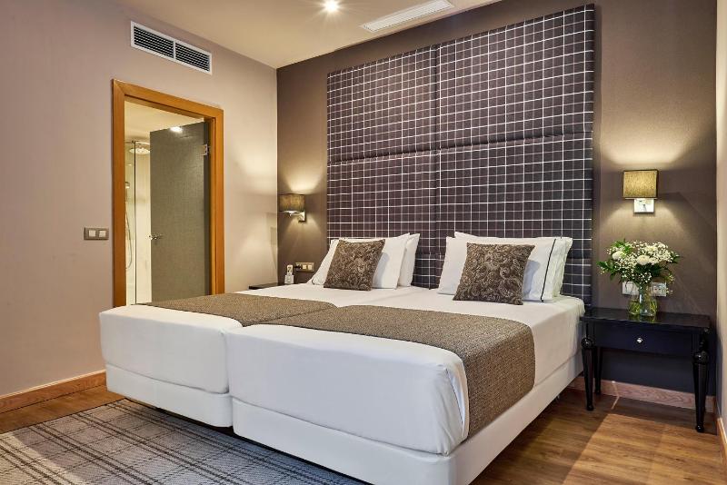 Comfort Triple Room image 3