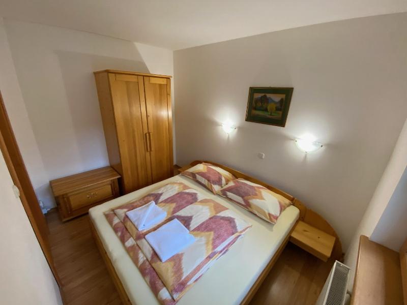 One-Bedroom Apartment image 4