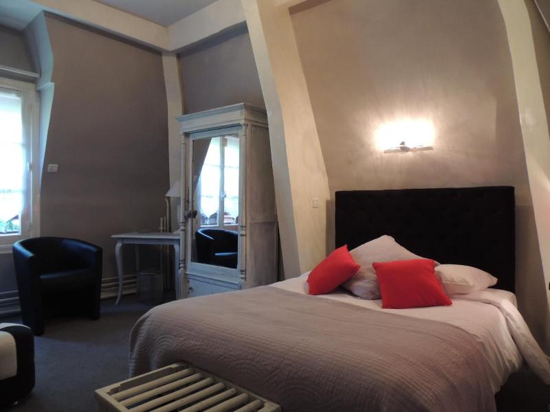 Standard Double Room with Shower image 4