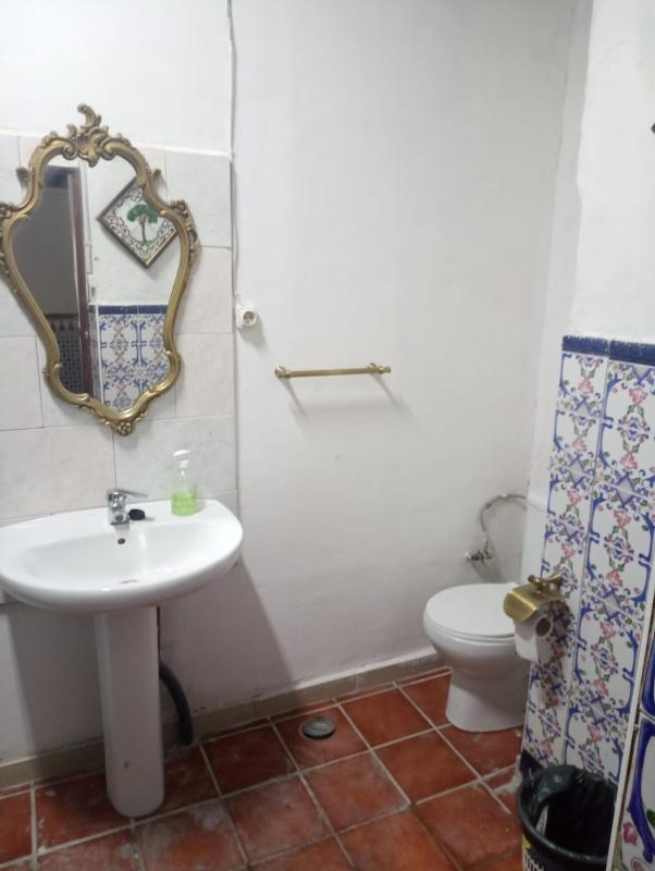 Twin Room with Shared Bathroom image 2