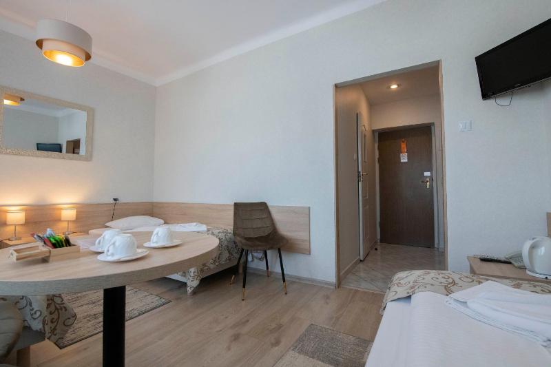Triple Room image 2
