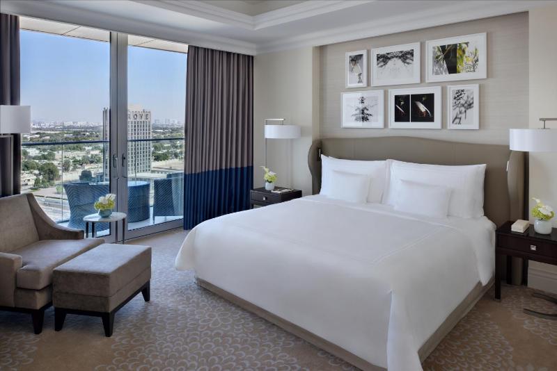 Signature Suite image 3
