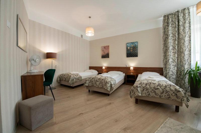 Quadruple Room image 2
