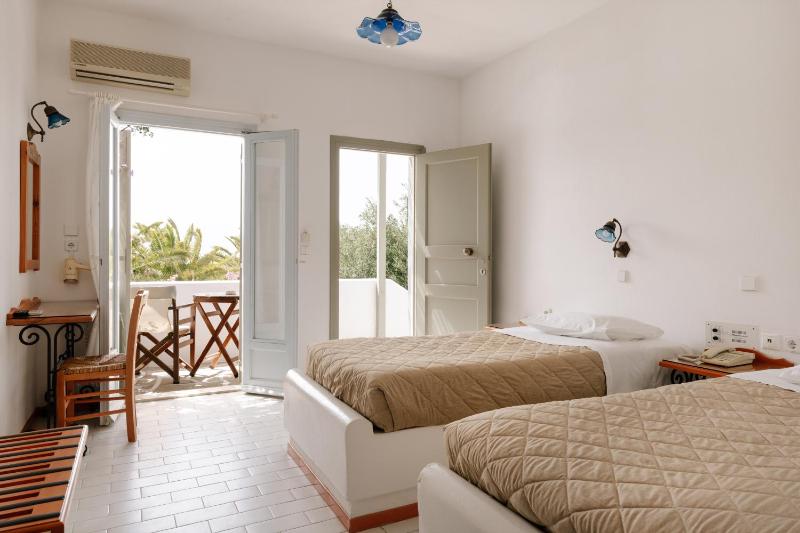 Standard Twin Room with Sea View image 1