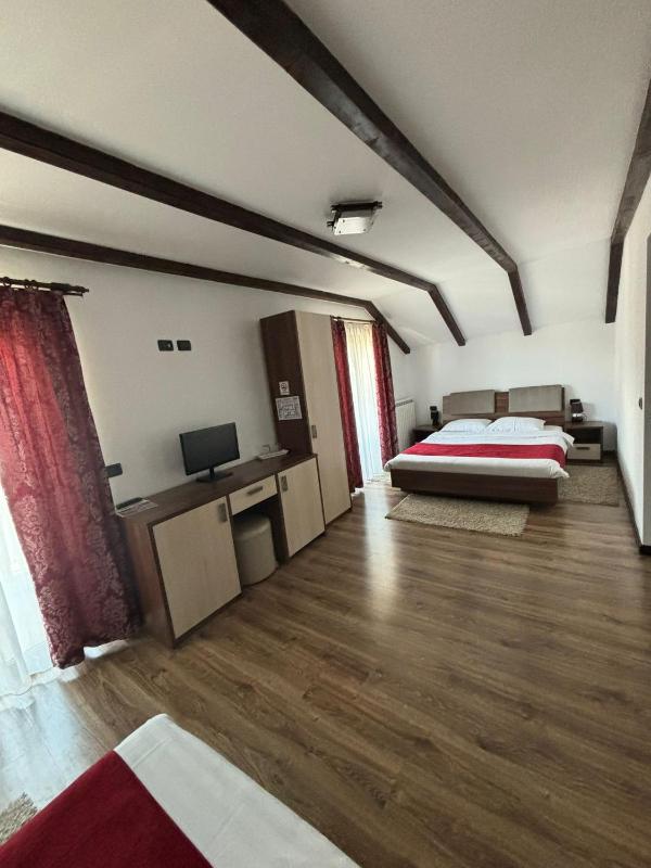 Comfort Quadruple Room image 4