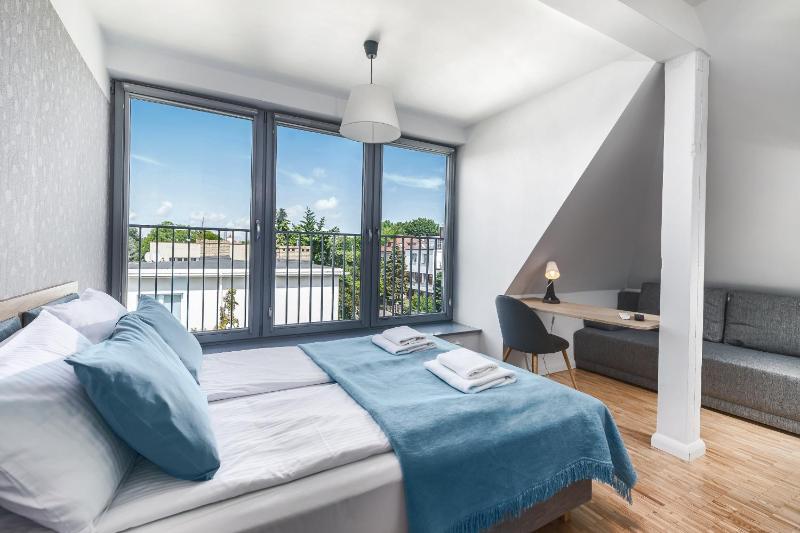 Double Room with Extra Bed image 1