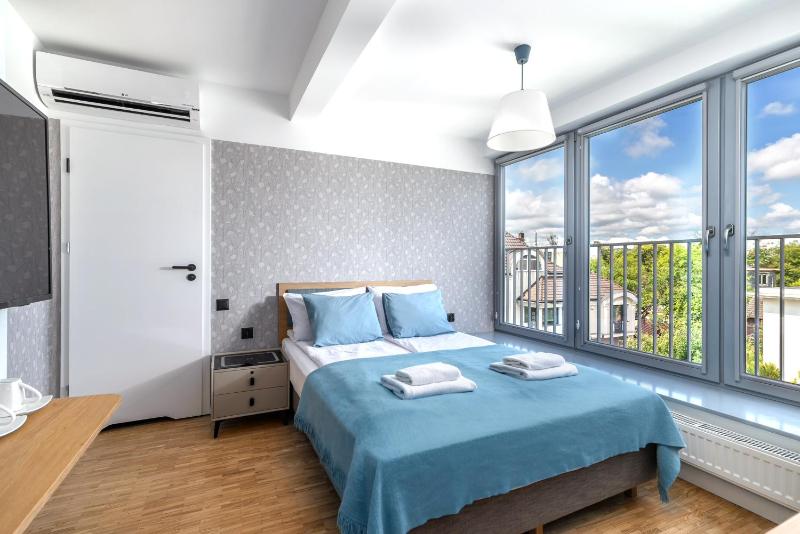 Double Room with Extra Bed image 4