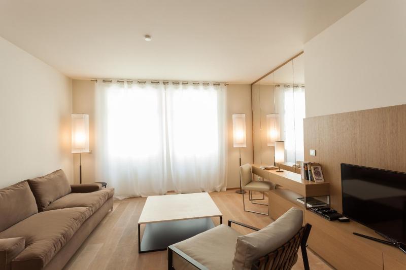 Guillaume Suites - image 10