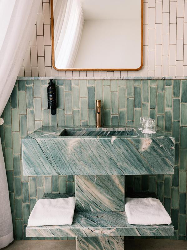 Apartment Executive image 2