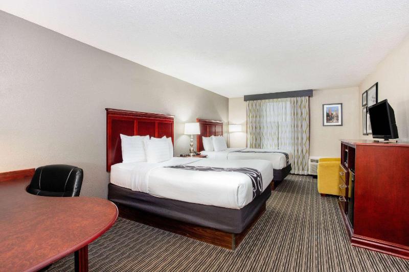 Deluxe Queen Room with Two Queen Beds image 1
