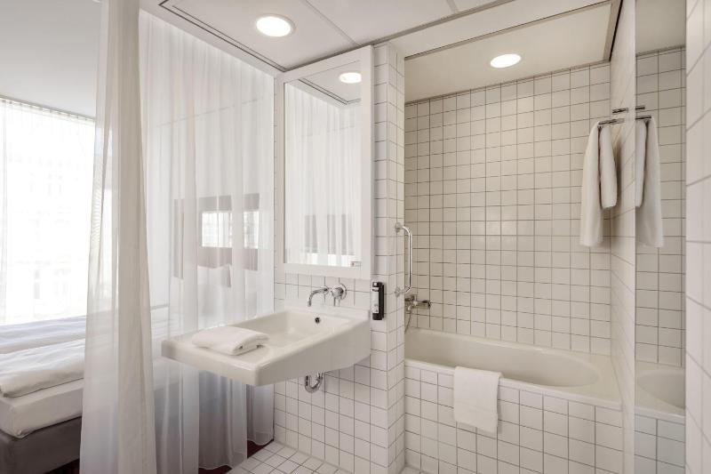 Superior Double or Twin Room image 3