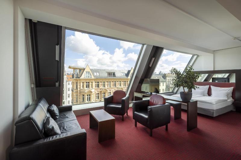 Junior Suite image 3