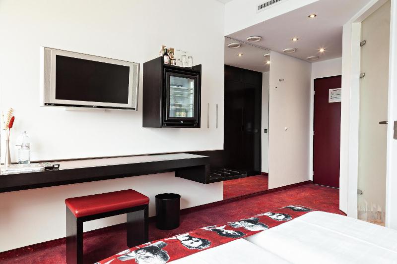 Superior Double Room image 4