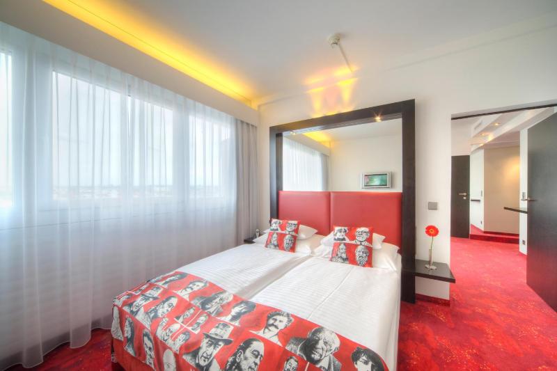 Junior Suite image 1