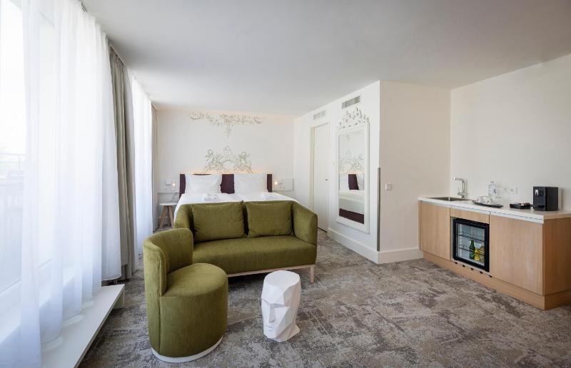 Junior Suite Deluxe  image 3