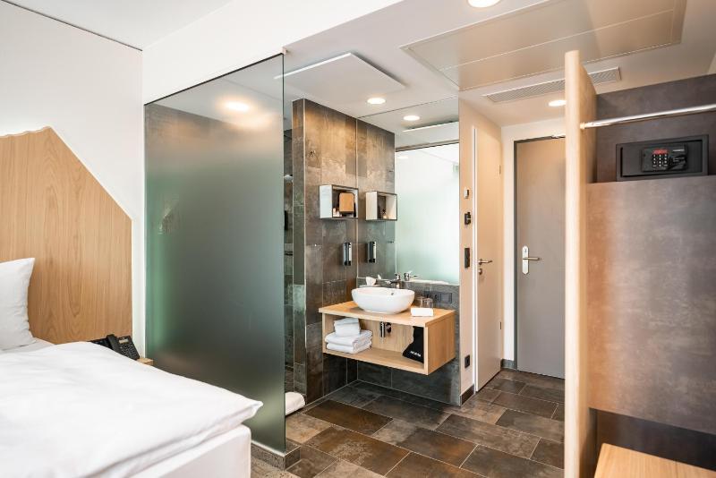 Superior Double or Twin Room image 2