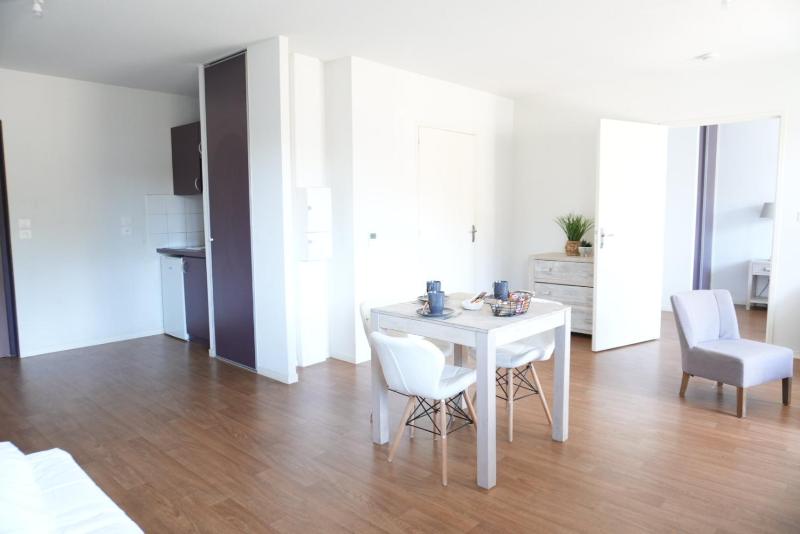 One-Bedroom Suite image 3