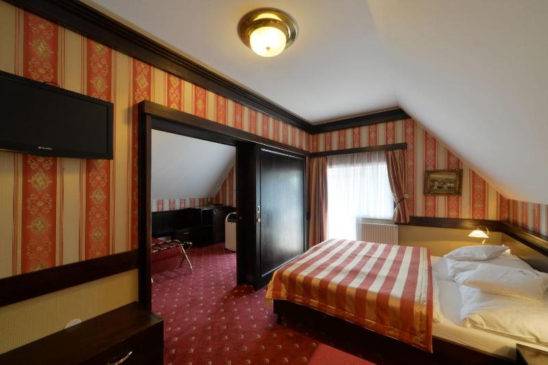 Suite with Balcony image 1