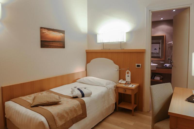 Economy Single Room with Spa Access  image 1