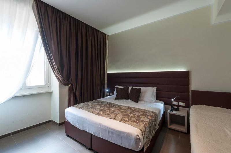 Quadruple Room image 2