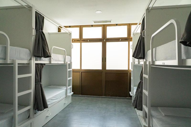 Bed in a 6-Beds Mixed Dorm (Ensuite) image 2